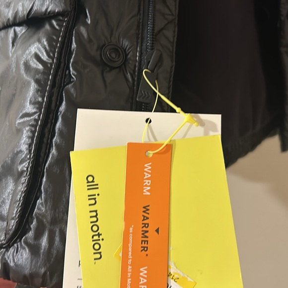 All in motion Puffer Jacket - Picture 3 of 7